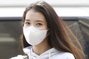 [포토] ‘긴 생머리 찰랑’ 아이유