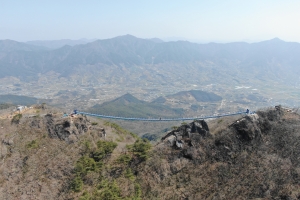 지리산 남쪽 최고봉 성제봉에 구름다리 다음달 완공