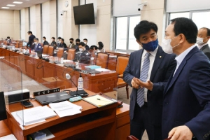 이해충돌방지법 두고도 ‘충돌’…與 “신속 처리” vs 野 “더 꼼꼼히”