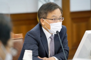 법무연수원 간 조남관의 일침 “권력 앞에 비굴하지 말자”