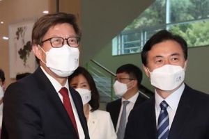 부산 네거티브 공방…與는 6대 비리 의혹 제기·野는 전세금 인상 공격