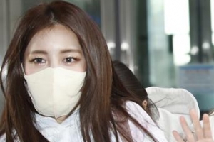 [포토] 브레이브걸스 유정, 가려도 예쁜 ‘꼬북좌’