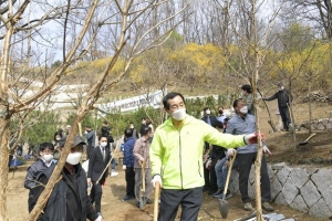 “나무 심어 온실가스·미세먼지 감축” 서대문, 저탄소 녹색도시 선도한다