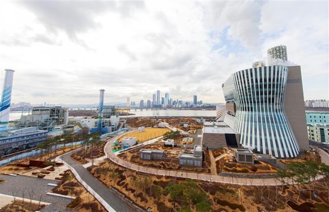 서울 마포구 당인동 서울복합화력발전소 지상부 공원 전경. 마포구 제공