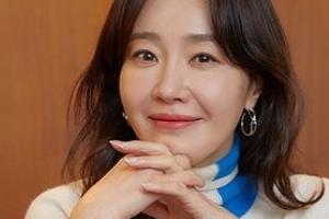 결혼 7년만 파경 소식 전한 배우 엄지원, 혼인신고는 안해