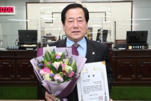 “첫째도 둘째도 종로는 복지… 어르신 돌봄에 역점”