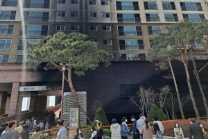 주민은 쉬고 손님 몰린 휴일… “남양주 주상복합 불, 15분 지나 안내방송”