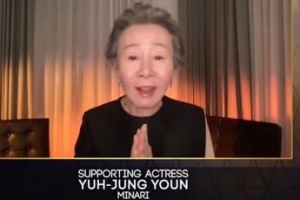 “고상한 체하는 영국, 생큐” 윤여정 농담에 빵 터진 英