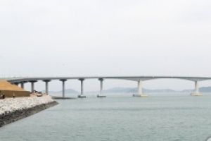 남편과 차 타고가던 아내, 무의대교서 의문의 추락사