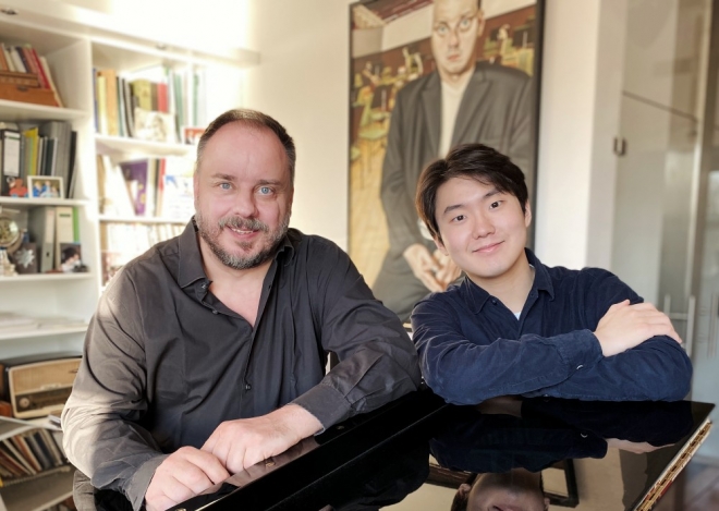 피아니스트 조성진(오른쪽)과 바리톤 마티아스 괴르네.  유니버설뮤직 제공
