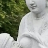 중국서 시어머니에 젖먹이는 며느리 동상 논란끝에 철거