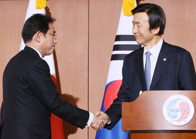 한일 외교장관 ‘위안부 담판’ 최종 타결