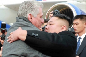 청바지 입는 쿠바 새 총서기에 사흘 연속 축전보낸 김정은