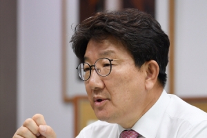 ”민주당보다 합리·상식적 모습으로 민심 잡겠다” 원내대표 후보 국민의힘 권성동 의원