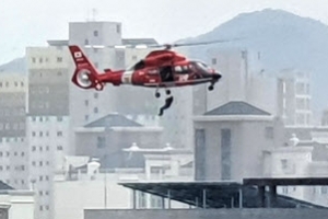 [포토] ‘화재 대피자 구조’ 순간