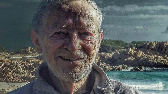 32년 동안 이탈리아 사르데나 섬 앞바다 부델리 섬에서 살아오다 세상 속으로 걸어나오겠다고 밝힌 마우로 모란디. 본인 소셜미디어 캡처