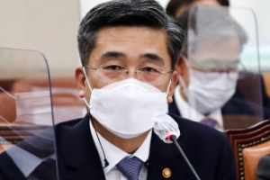 부실 급식 질타한 여야, 고개 숙인 국방장관 “책임 통감···송구”