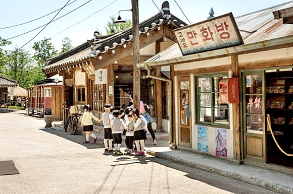 추억의 거리 만화방. 국립민속박물관 제공