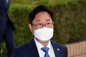 박범계 “검찰개혁·정치 중립성 기준...다음주 중 검찰총장 후보자 제청“