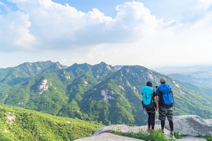 2030 젊은 세대들의 등산열풍… 마운틴TV ‘산티비 산튜브’ 관심