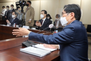 이성윤 표 적어 초반에 탈락… 검찰개혁 함께한 김오수 ‘유력’