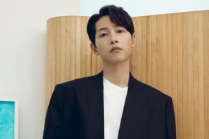 송중기 “악한 영웅이 통쾌한 건 악인이 많기 때문, 복수 장면 많이 잘려… 무삭제판 나왔으면”