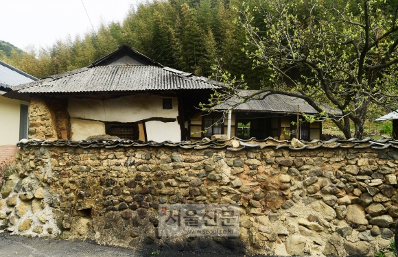 발해마을에 180년이 넘었다는 고택이 남아 있다.