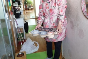 혼자 사는 어르신에 생신상… 돌봄망 강화하는 성북