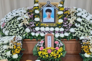 “정 많은 막내 아들이었는데”…컨테이너 사고 대학생 아버지의 절규