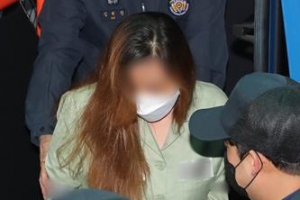 [포토] “DNA 검사 결과에 동의” 2차 공판 출석한 구미 여아 ‘친모’