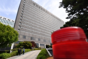 기저귀·분유 공동구매로 유인한 뒤 골드바·상품권 구매 사기…쇼핑몰 대표 구속기소