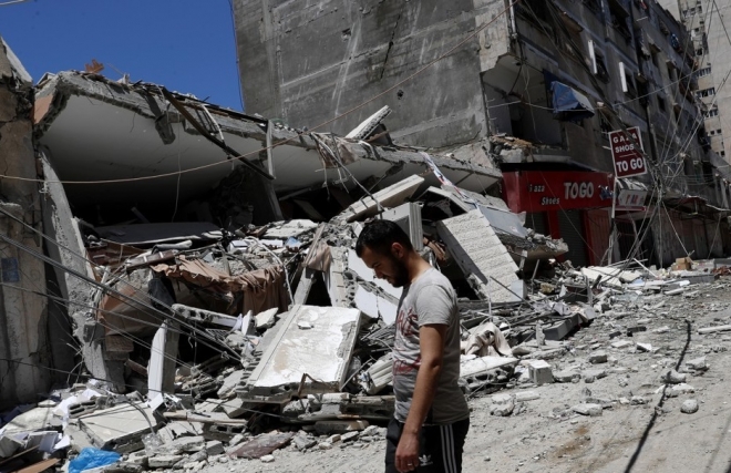 지난 13일 이스라엘의 공습으로 파괴된 팔레스타인 가자지구. 사진=AP 연합뉴스