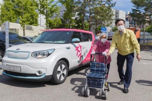 거동 불편 어르신 백신 접종 걱정 ‘뚝’… ‘찾동이’로 안전하게 모시는 영등포