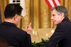 ‘대만’ 언급 논란 가열...정의용 “하나의 중국 확실히 유지”