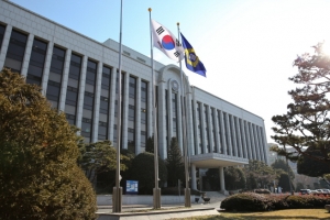 안전모 지급하지 않아 노동자 사고로 숨진 회사 대표 집행유예