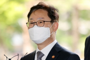 ‘패스트트랙 충돌’ 재판 출석한 박범계 “참으로 민망한 노릇”