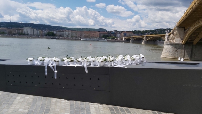 31일(현지시간) 헝가리에서 유람선 허블레아니호 침몰 사고 2주기를 맞아 추모조형물 제막식이 열렸다. 외교부 제공