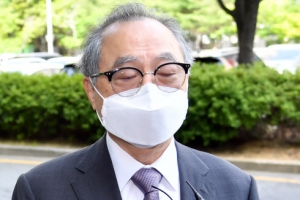 법원 “권력에 의한 성폭력”… 오거돈 징역 3년 법정구속