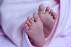 교회 베이비박스에 딸 두고 사라진 20대 부부 집유