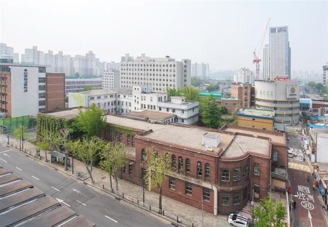 서울 용산구가 용산역사박물관 건립을 추진하는 한강로동의 옛 용산철도병원 건물. 용산구 제공