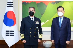 美 신임 인태사령관 만난 정의용 “한반도 평화 기여해달라”
