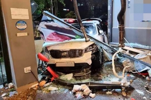 [포토] 대전서 식당에 차량 돌진 ‘날벼락’