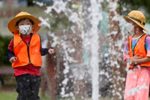 초여름 더위도 즐거운 동심
