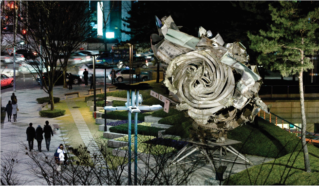 밤에 본 테헤란로 포스코 앞 아마벨