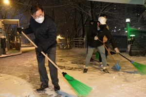 폭설 순식간에 쓱싹쓱싹… ‘제설 으뜸’ 동대문