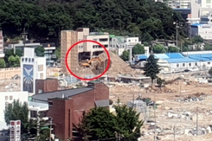 “해체계획 어기고 저층부터 무리한 철거…여러 층 한꺼번에 부순 듯”