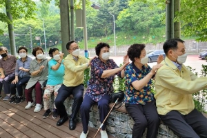 금천 동네 곳곳 돌며 주민 목소리 경청… 방역·경제 발전 이끄는 ‘골목길 구청장’