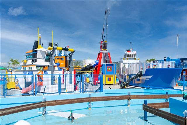 내년에 개장할 강원 춘천 레고랜드 테마파크의 ‘레고 시티’. 관람객들이 실제 레고마을에 온 듯한 느낌을 받을 수 있게 다양한 레고 모형을 만들어 놨다.  강원도 제공