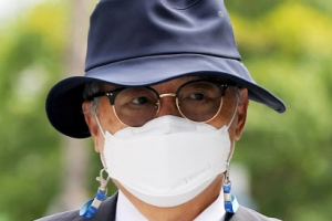 [포토] ‘모자 쓴’ 오거돈, 결심공판 출석