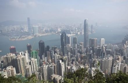 지난해 6월 기준 홍콩 평균 주택 가격은 한화 약 14억원으로 전세계 1위 수준이다. AP연합뉴스